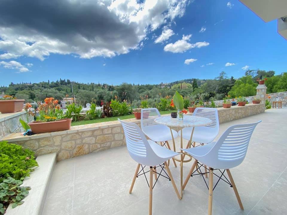 Apartamento Grey Luxury House Ypsos Exterior foto