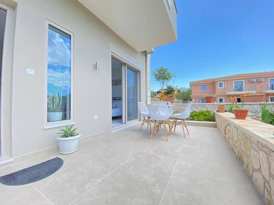 Apartamento Grey Luxury House Ypsos Exterior foto
