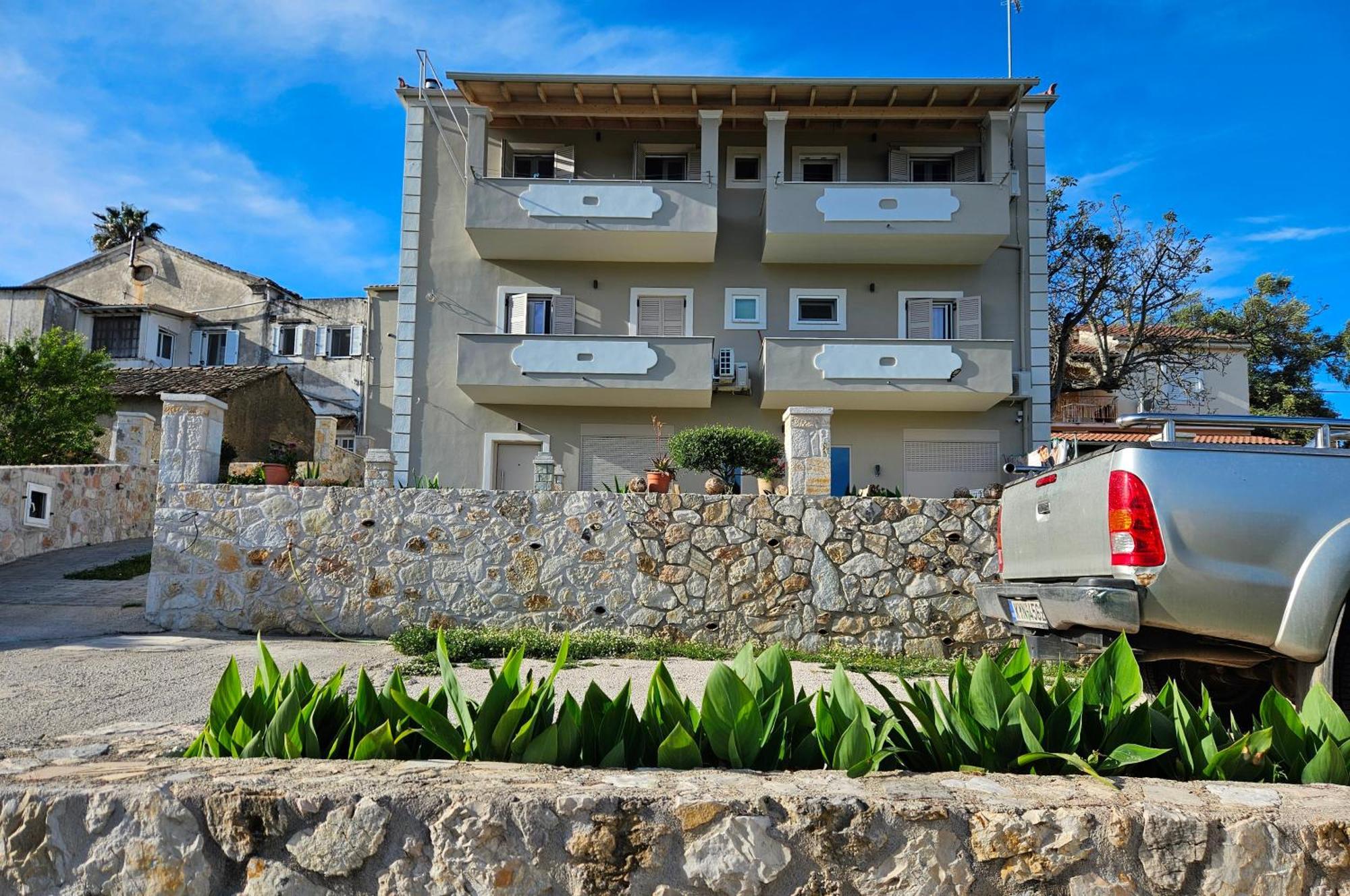 Apartamento Grey Luxury House Ypsos Exterior foto