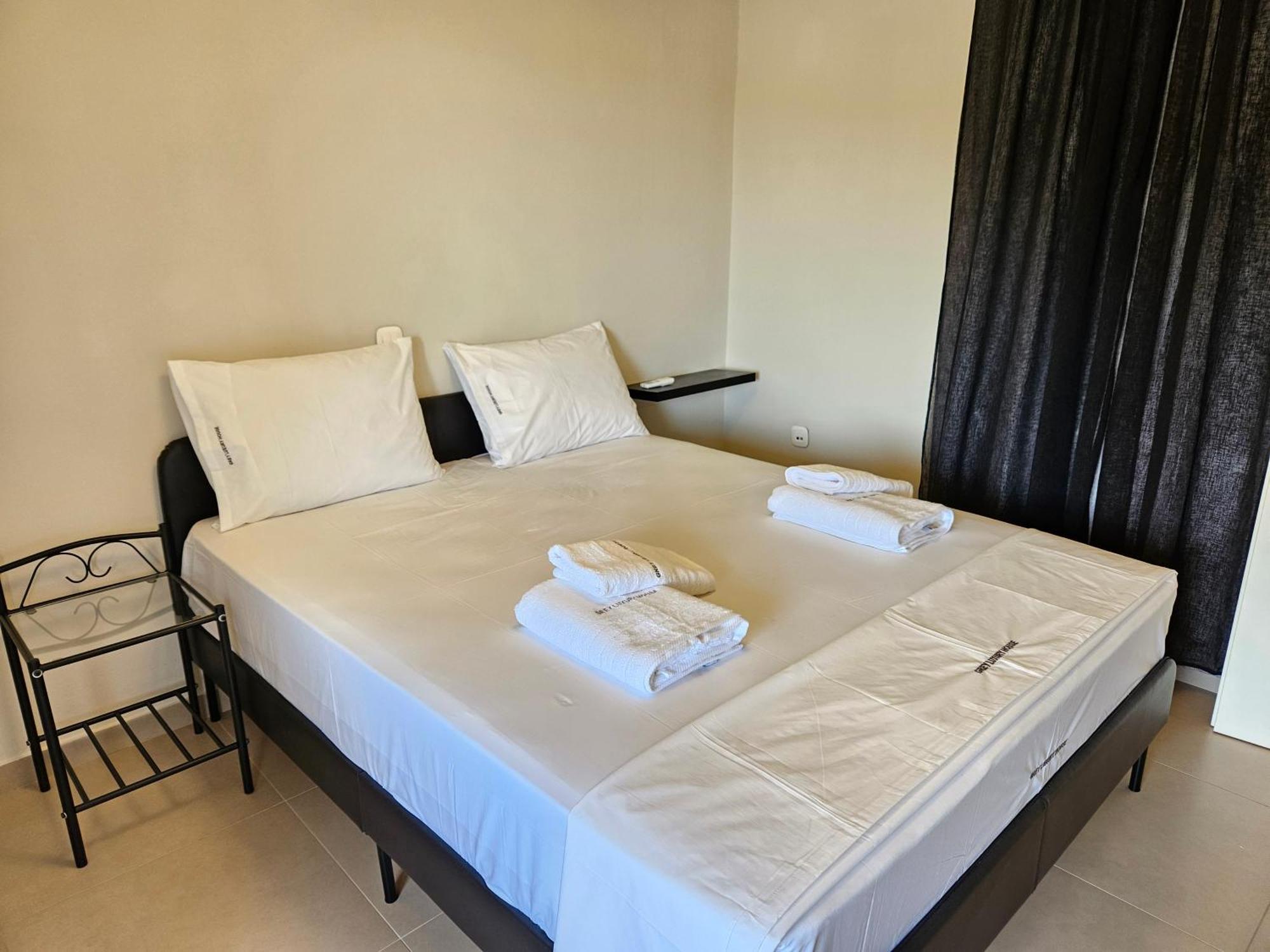 Apartamento Grey Luxury House Ypsos Exterior foto