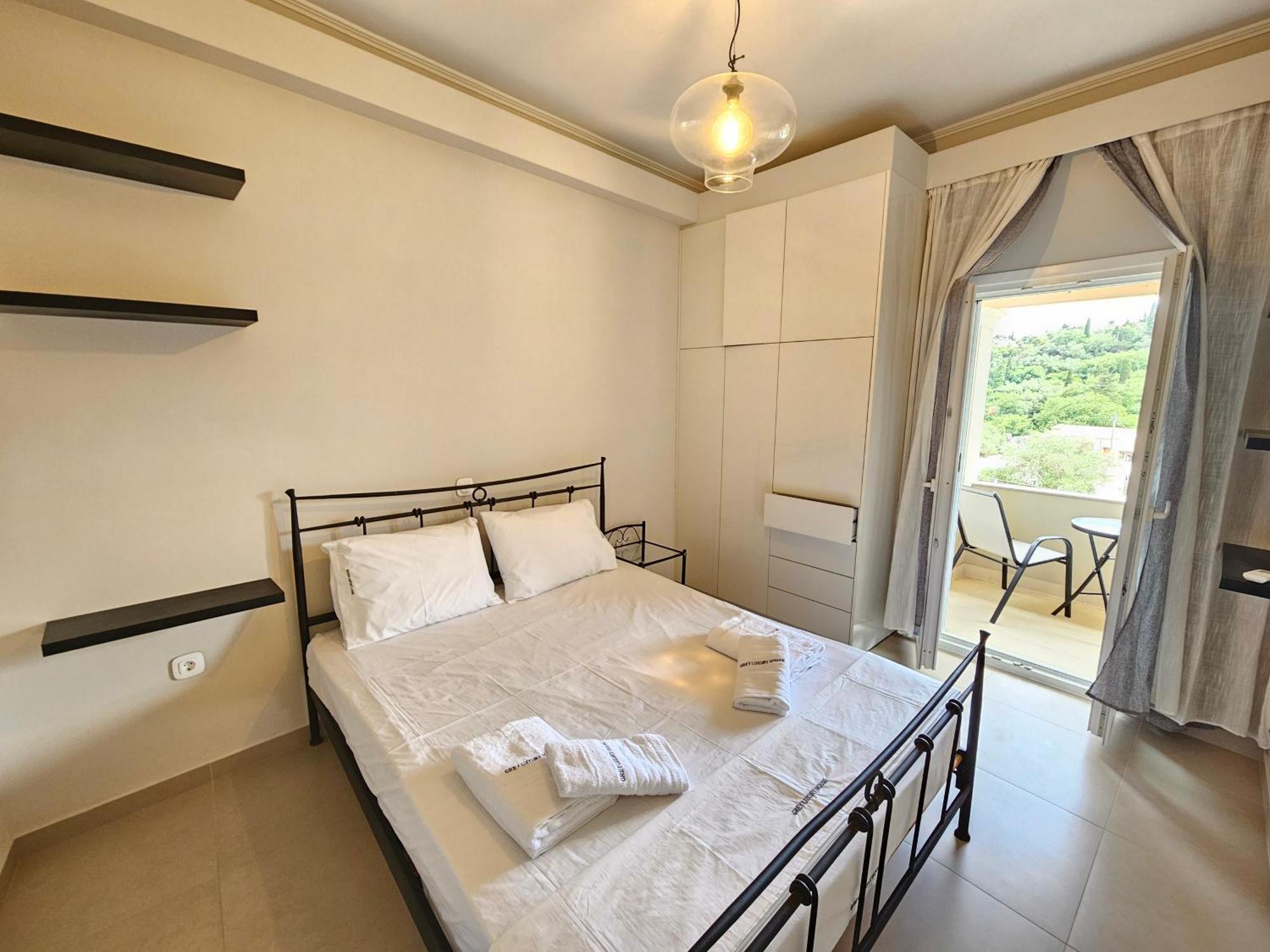 Apartamento Grey Luxury House Ypsos Exterior foto