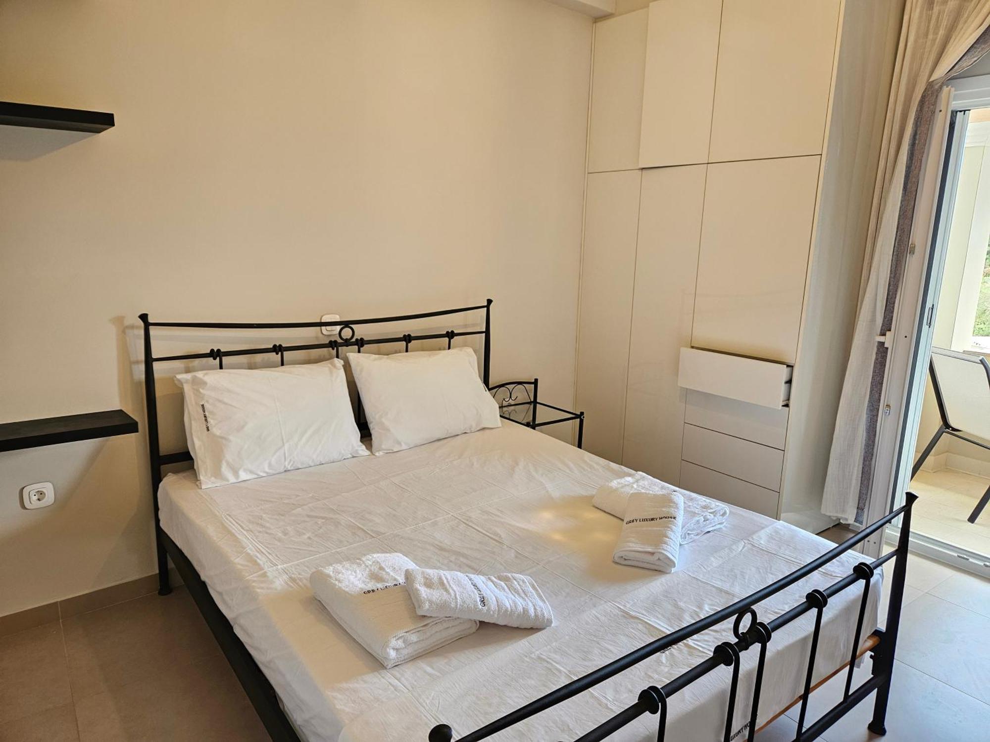 Apartamento Grey Luxury House Ypsos Exterior foto