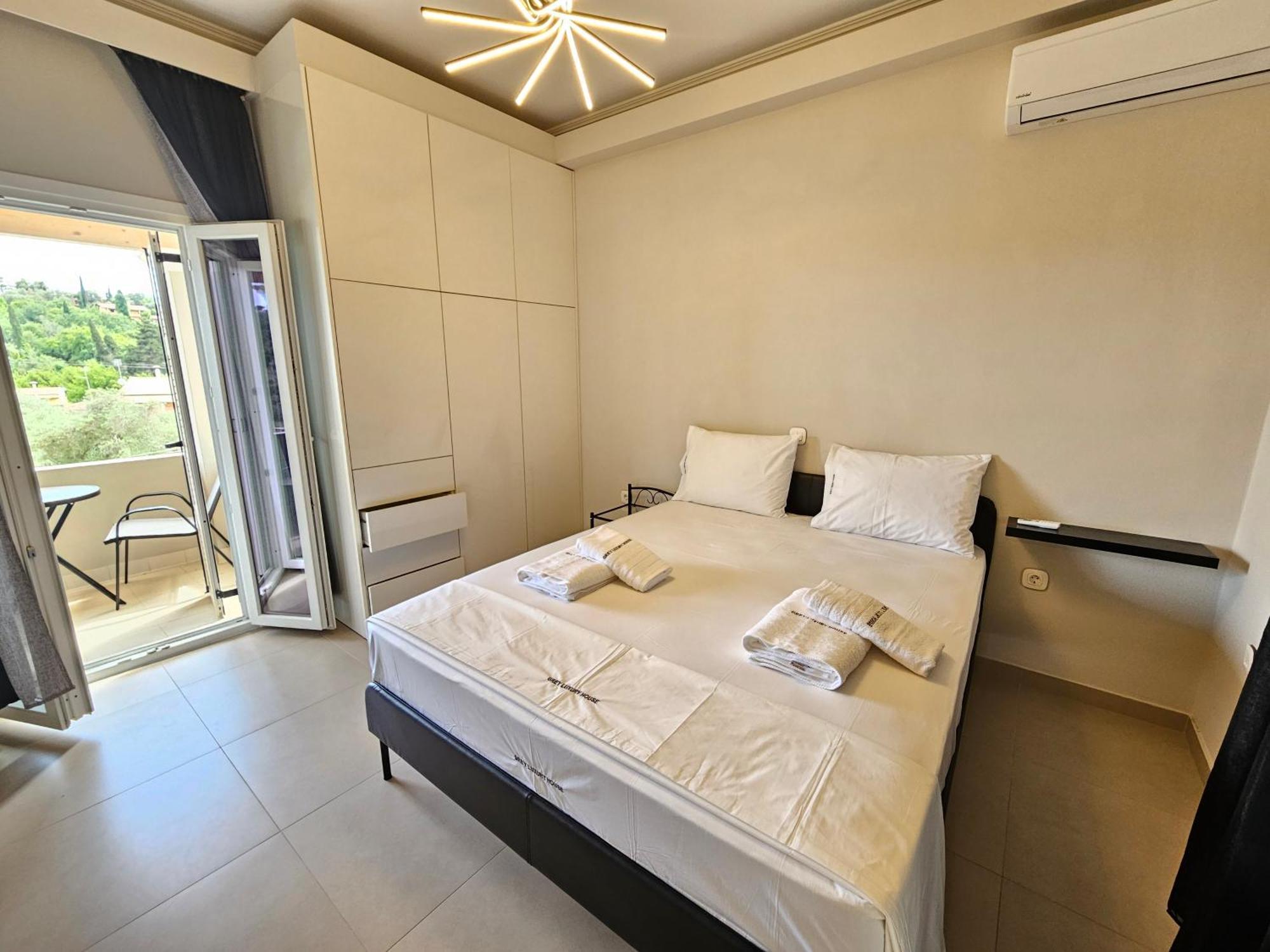 Apartamento Grey Luxury House Ypsos Exterior foto